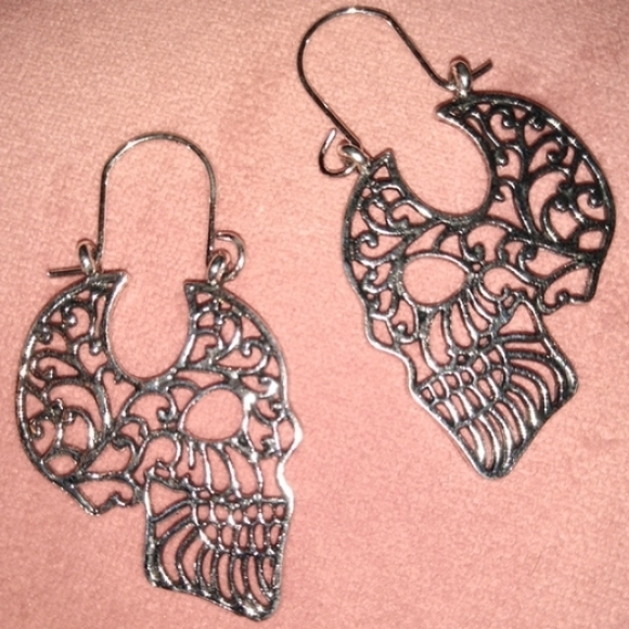 Silver Skull Filigree Outline Earrings Goth Line Art Lace Dangle Skulls Biker - Picture 10 of 10